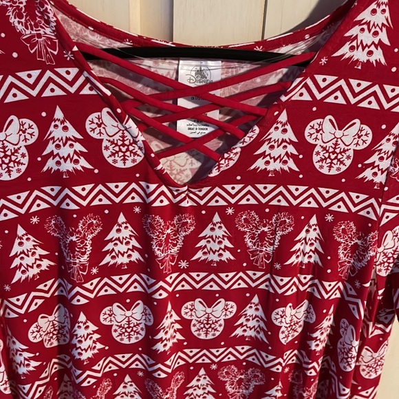 Disney Christmas Shirt NWOT - Picture 2 of 4